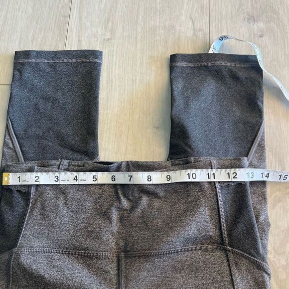 Lululemon free runner crop leggings size 6 - Picture 4 of 8